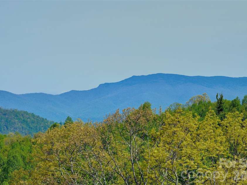 551 Carvers Knob Road, Spruce Pine, NC 28777.  MLS# CAR4374255, YatesRealty ID 19273. 