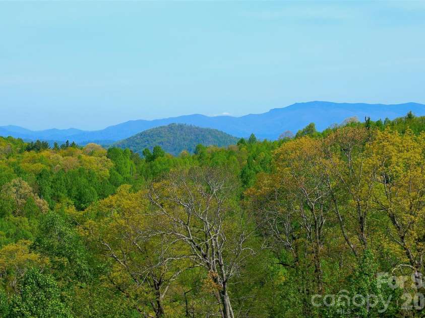 551 Carvers Knob Road, Spruce Pine, NC 28777.  MLS# CAR4374255, YatesRealty ID 19273. 