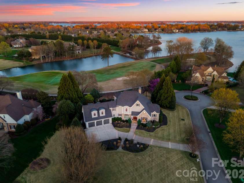 201 Cape Cod Way, Mooresville, NC 28117.  MLS# CAR4358781, YatesRealty ID 19274. 