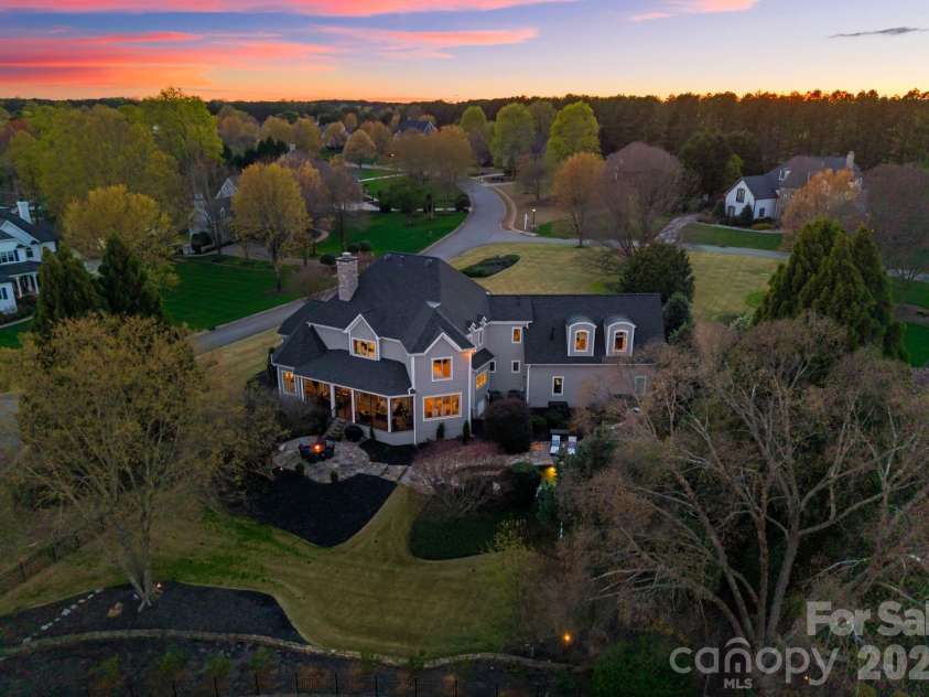 201 Cape Cod Way, Mooresville, NC 28117.  MLS# CAR4358781, YatesRealty ID 19274. 