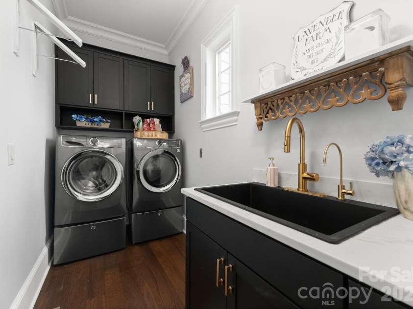 201 Cape Cod Way, Mooresville, NC 28117.  MLS# CAR4358781, YatesRealty ID 19274. 