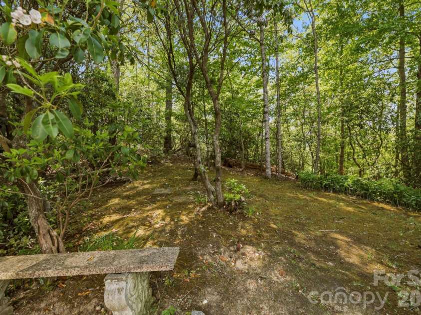 310 Windy Knoll Drive, Hendersonville, NC 28739.  MLS# CAR4374376, YatesRealty ID 19275. 