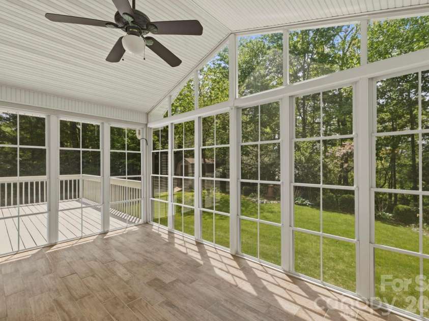 310 Windy Knoll Drive, Hendersonville, NC 28739.  MLS# CAR4374376, YatesRealty ID 19275. 