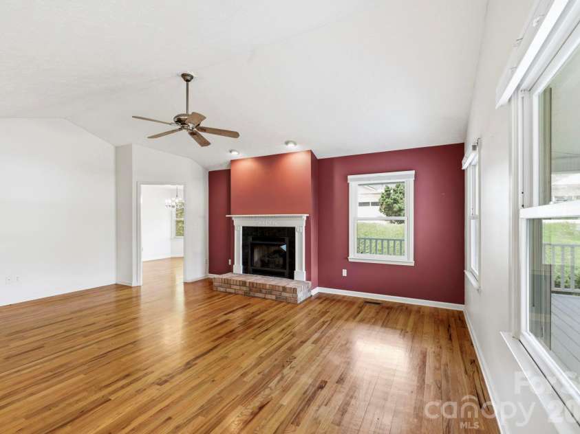 310 Windy Knoll Drive, Hendersonville, NC 28739.  MLS# CAR4374376, YatesRealty ID 19275. 