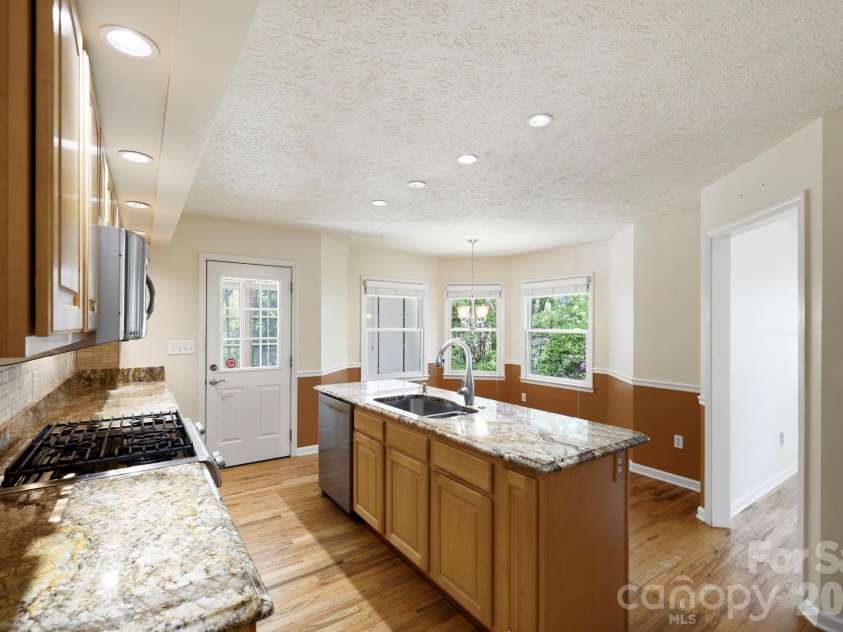 310 Windy Knoll Drive, Hendersonville, NC 28739.  MLS# CAR4374376, YatesRealty ID 19275. 