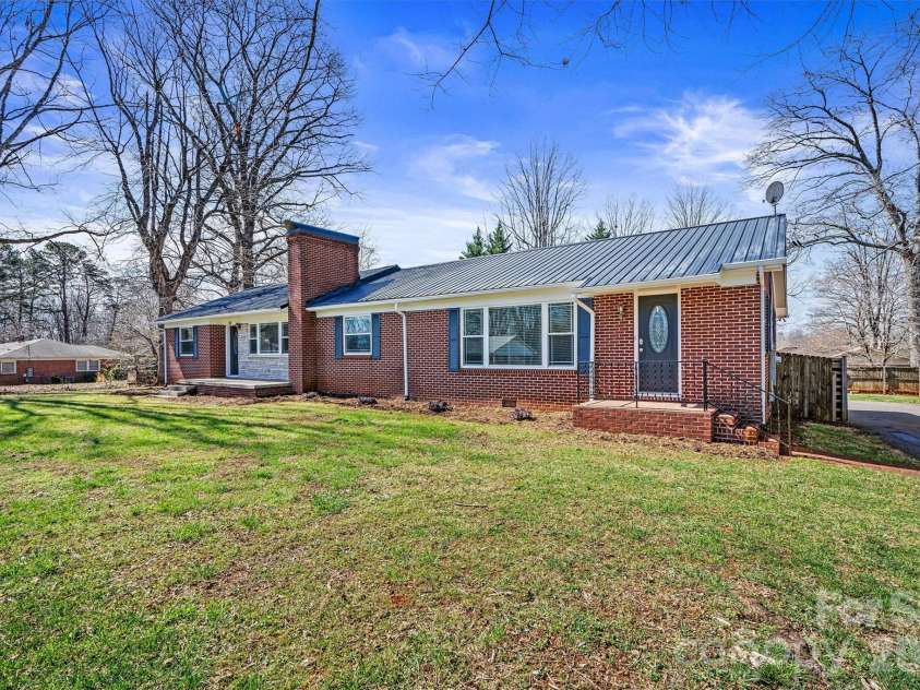 1212 3rd Street Drive, Conover, NC 28613.  MLS# CAR4357523, YatesRealty ID 19276. Focused Front View 