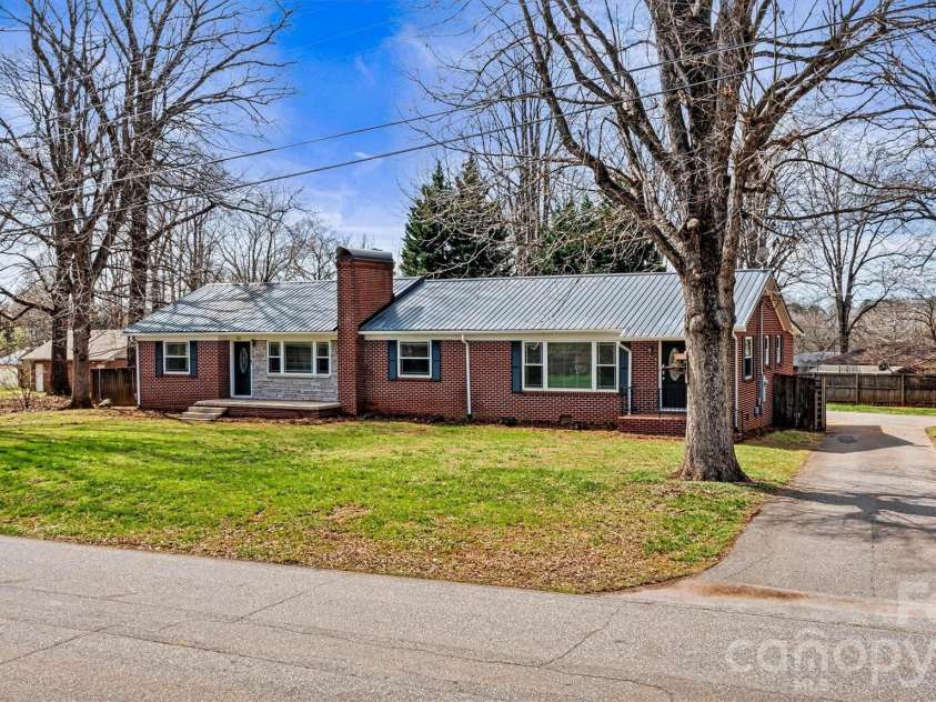 1212 3rd Street Drive, Conover, NC 28613.  MLS# CAR4357523, YatesRealty ID 19276. Focused Front/Driveway View 
