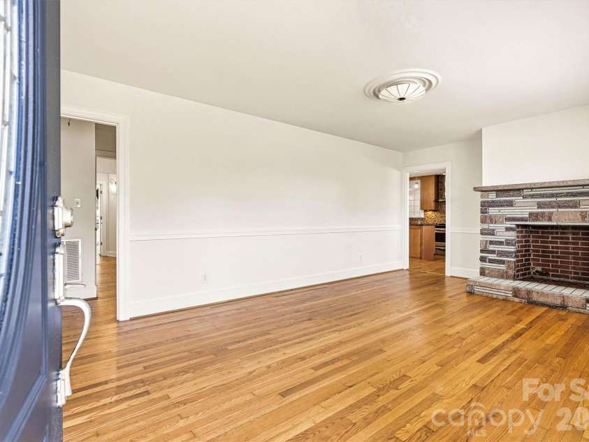 1212 3rd Street Drive, Conover, NC 28613.  MLS# CAR4357523, YatesRealty ID 19276. Living Room/Entry View