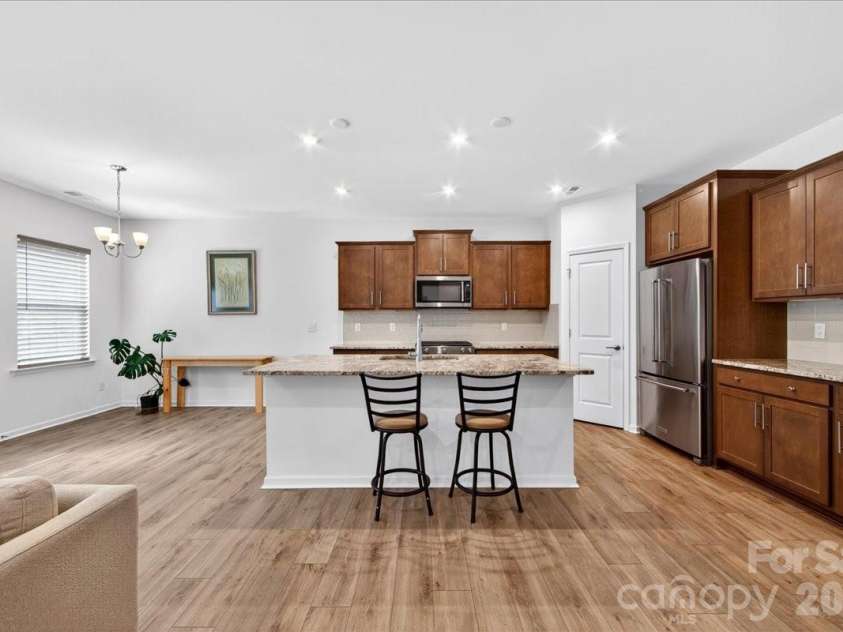 11119 Glasden Road, Charlotte, NC 28278.  MLS# CAR4395906, YatesRealty ID 19277. Kitchen