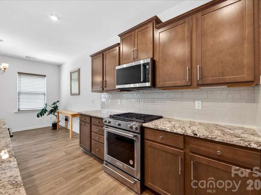 11119 Glasden Road, Charlotte, NC 28278.  MLS# CAR4395906, YatesRealty ID 19277. Kitchen