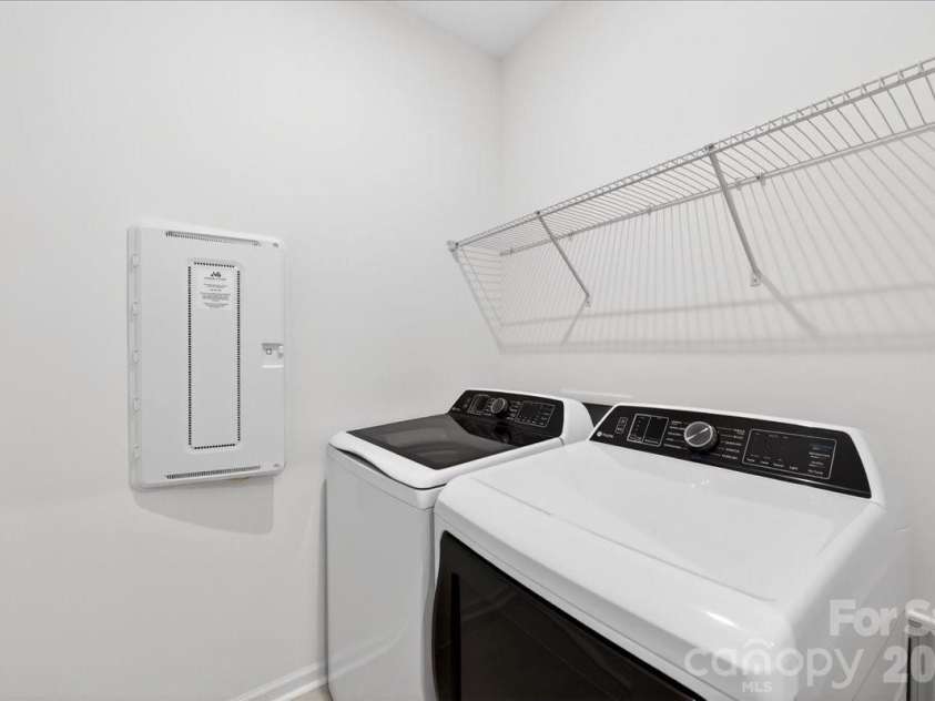 11119 Glasden Road, Charlotte, NC 28278.  MLS# CAR4395906, YatesRealty ID 19277. Laundry room