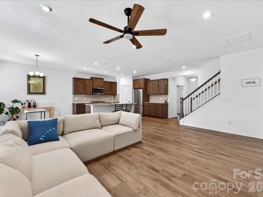 11119 Glasden Road, Charlotte, NC 28278.  MLS# CAR4395906, YatesRealty ID 19277. Living room