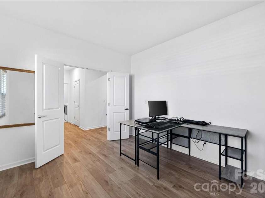 11119 Glasden Road, Charlotte, NC 28278.  MLS# CAR4395906, YatesRealty ID 19277. Office
