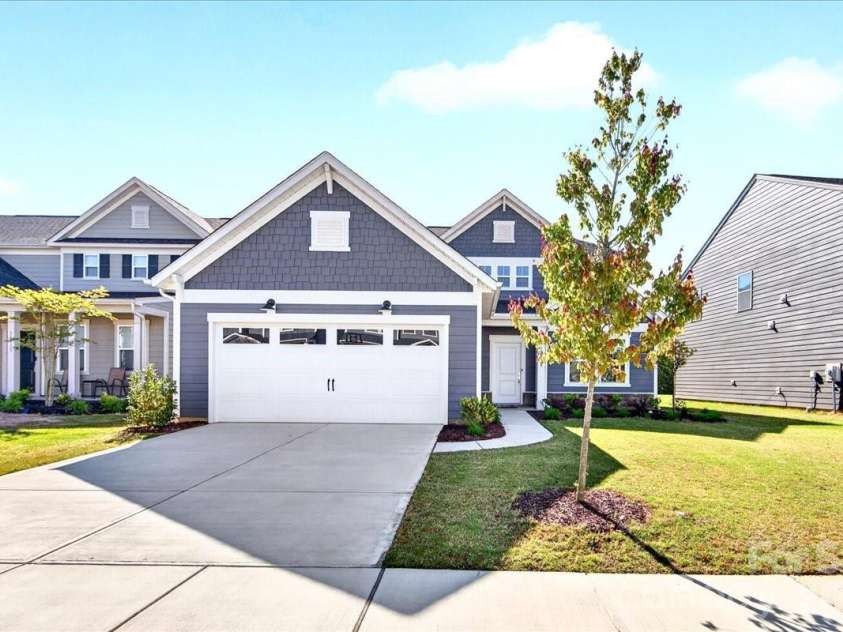 11119 Glasden Road, Charlotte, NC 28278.  MLS# CAR4395906, YatesRealty ID 19277. Welcome home