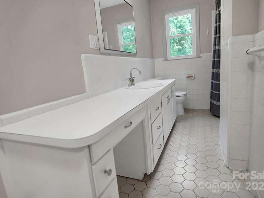 506 Richards Drive, Shelby, NC 28150.  MLS# CAR4259471, YatesRealty ID 19279. 