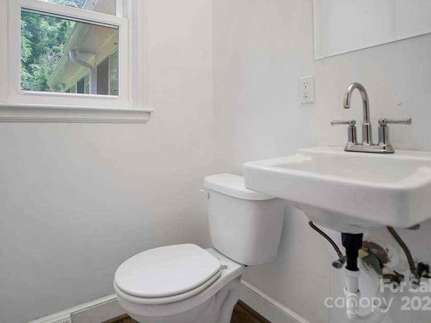 506 Richards Drive, Shelby, NC 28150.  MLS# CAR4259471, YatesRealty ID 19279. 