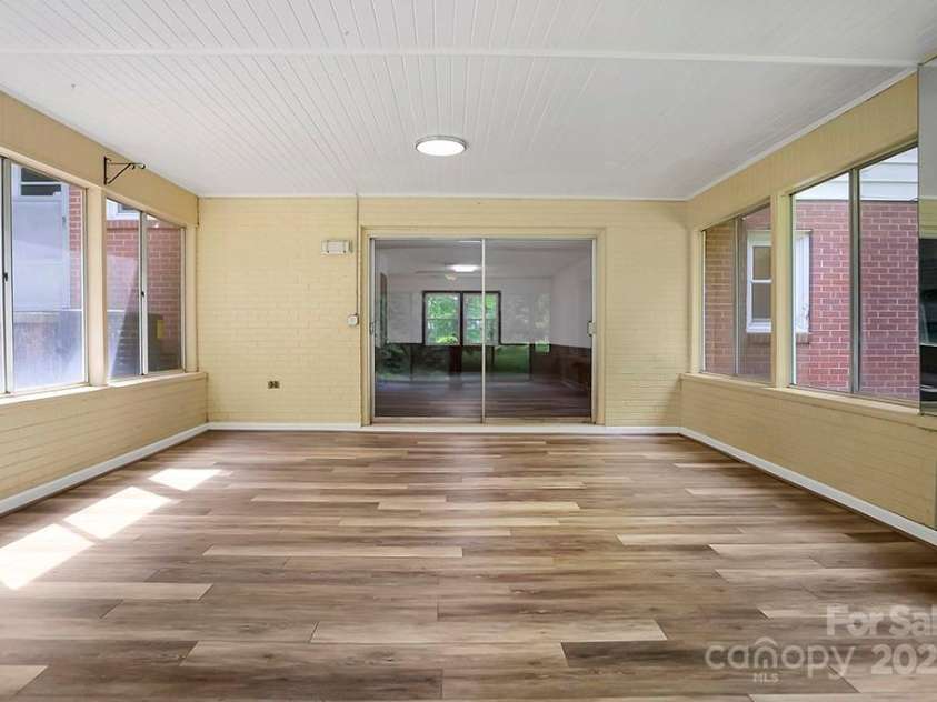 506 Richards Drive, Shelby, NC 28150.  MLS# CAR4259471, YatesRealty ID 19279. 