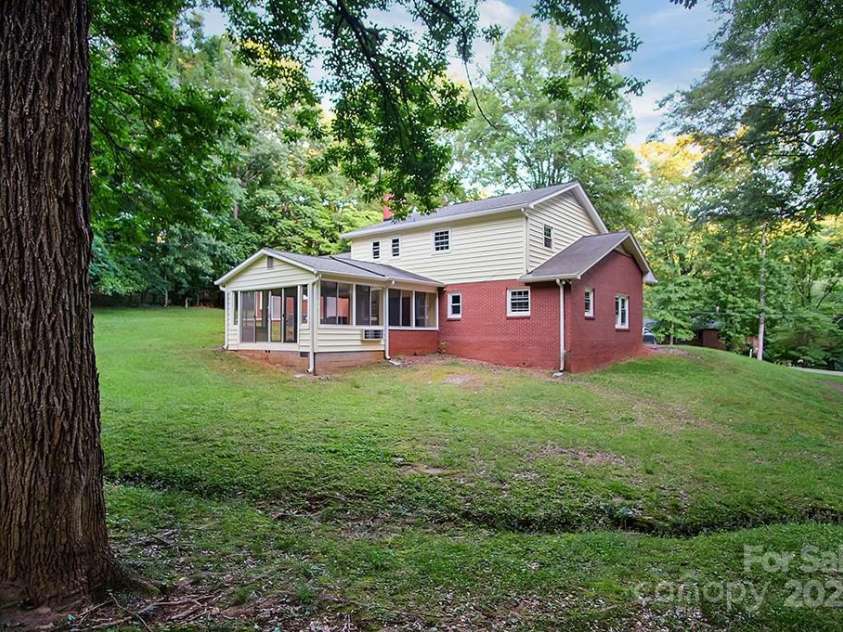 506 Richards Drive, Shelby, NC 28150.  MLS# CAR4259471, YatesRealty ID 19279. 