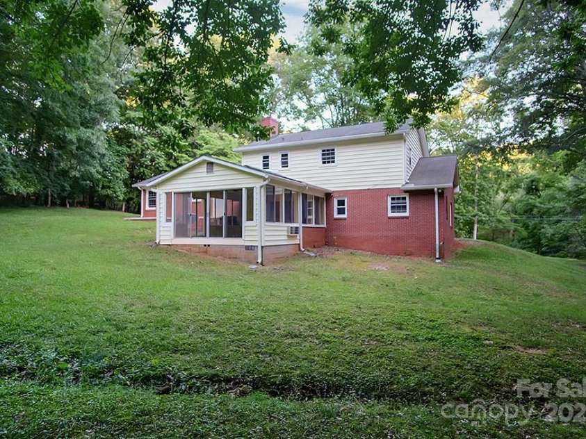 506 Richards Drive, Shelby, NC 28150.  MLS# CAR4259471, YatesRealty ID 19279. 