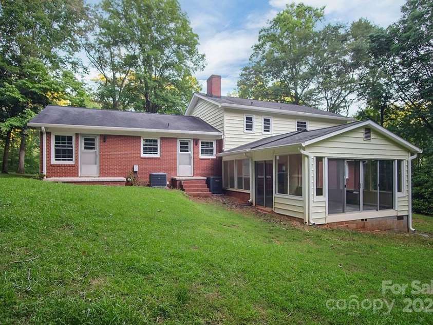 506 Richards Drive, Shelby, NC 28150.  MLS# CAR4259471, YatesRealty ID 19279. 