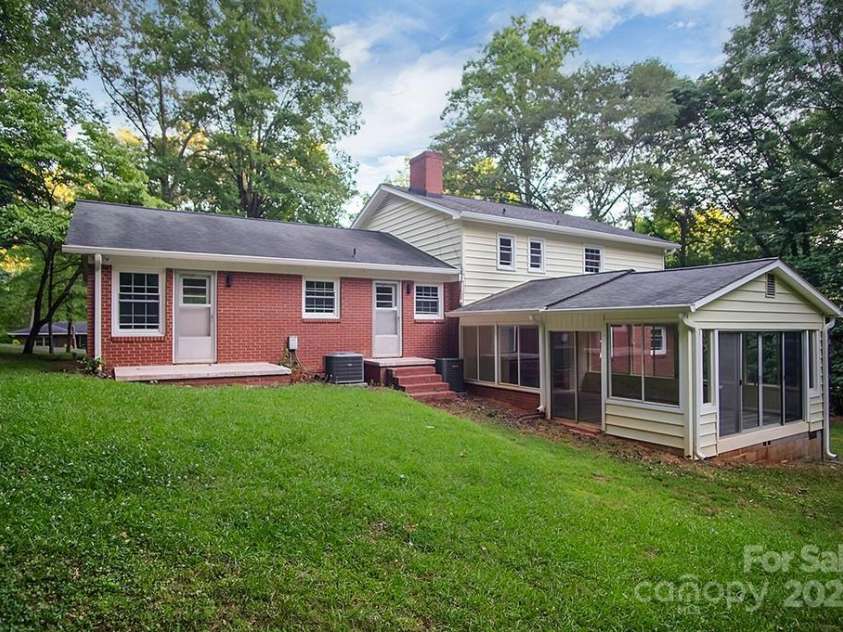 506 Richards Drive, Shelby, NC 28150.  MLS# CAR4259471, YatesRealty ID 19279. 