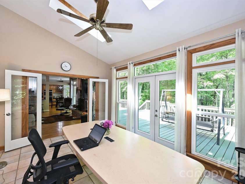 7133 Cobblecreek Drive, Matthews, NC 28104.  MLS# CAR4375622, YatesRealty ID 19279. 