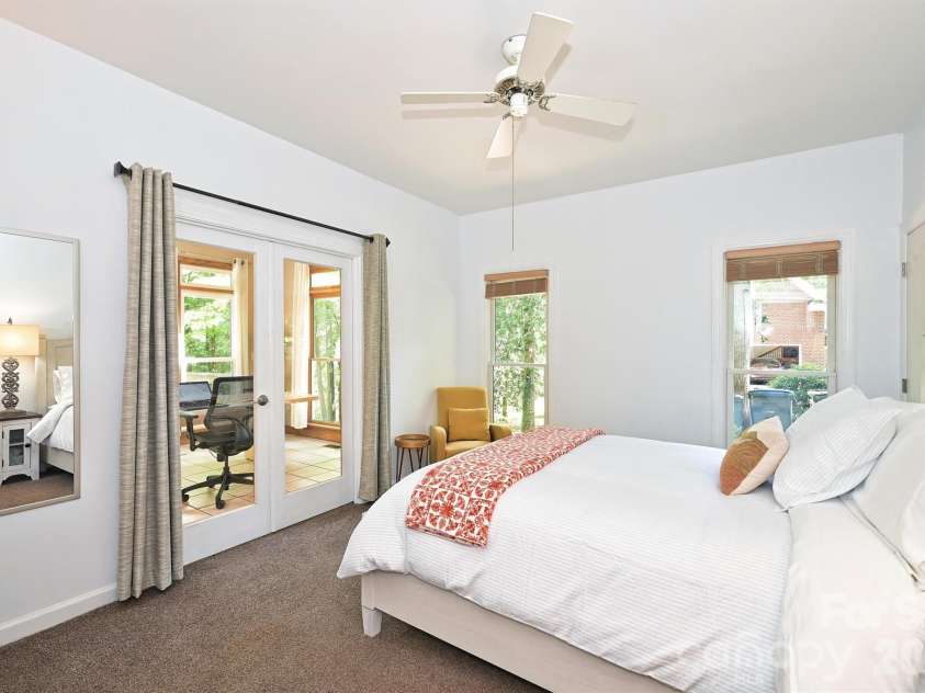 7133 Cobblecreek Drive, Matthews, NC 28104.  MLS# CAR4375622, YatesRealty ID 19279. 