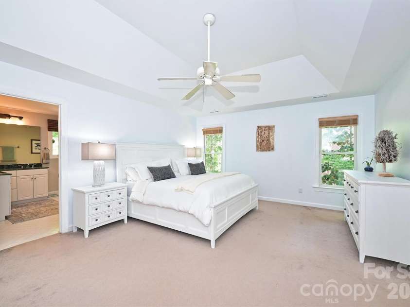 7133 Cobblecreek Drive, Matthews, NC 28104.  MLS# CAR4375622, YatesRealty ID 19279. 