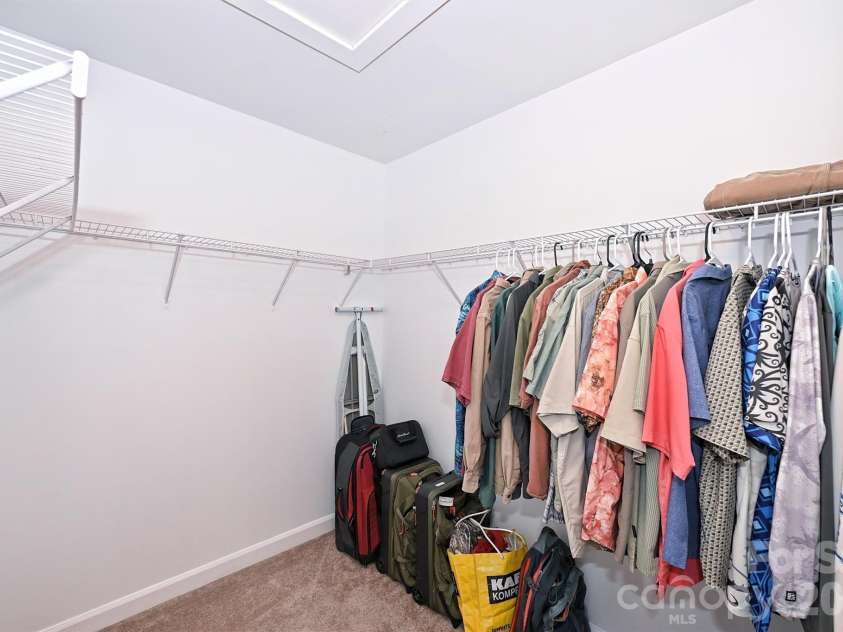 7133 Cobblecreek Drive, Matthews, NC 28104.  MLS# CAR4375622, YatesRealty ID 19279. 
