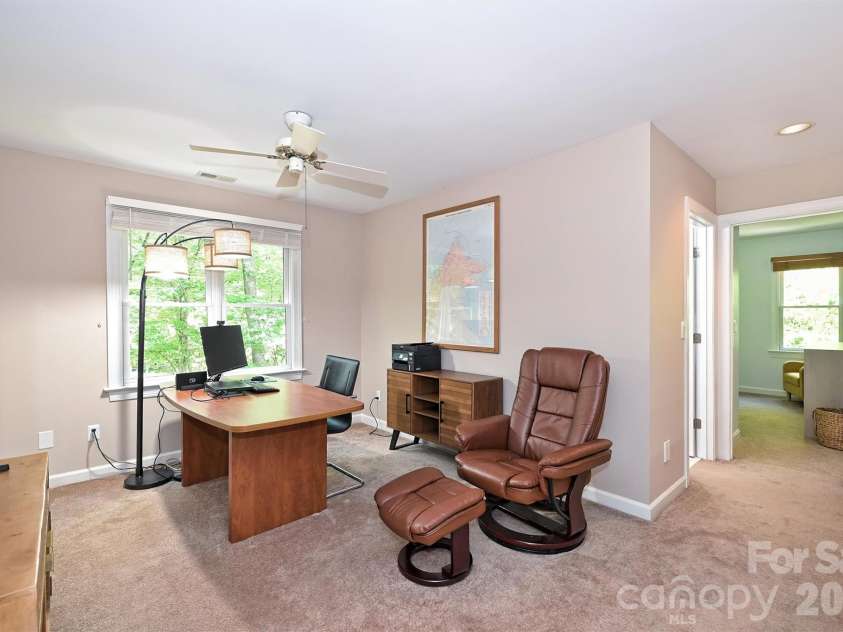 7133 Cobblecreek Drive, Matthews, NC 28104.  MLS# CAR4375622, YatesRealty ID 19279. 
