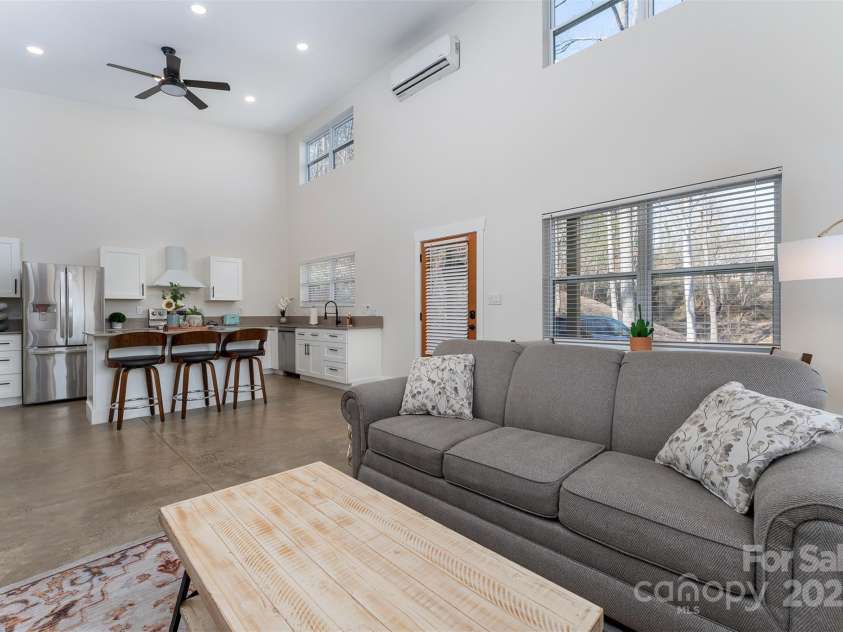 25 Nelon Road, Asheville, NC 28804.  MLS# CAR4254844, YatesRealty ID 1928. 