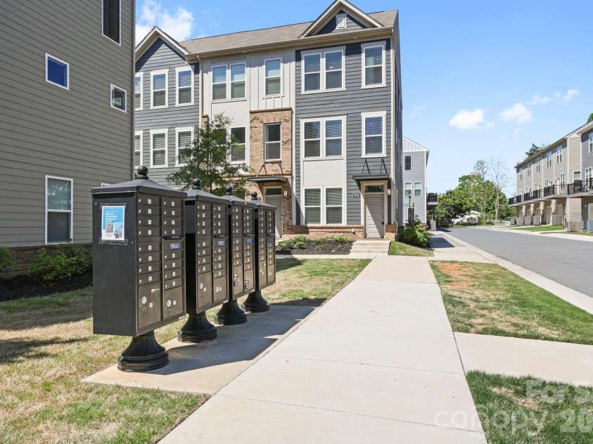 5005 Sovereignty Court, Charlotte, NC 28205.  MLS# CAR4346589, YatesRealty ID 1928. 