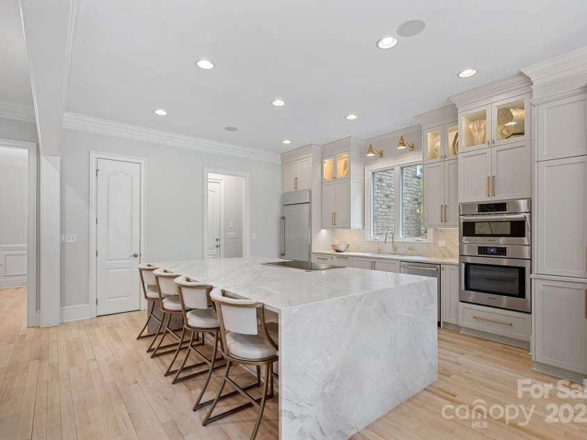 1717 Brawley School Road, Mooresville, NC 28117.  MLS# CAR4244922, YatesRealty ID 19280. Spectacular Kitchen