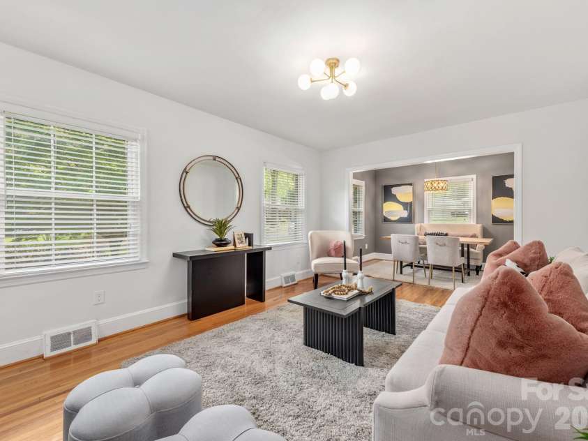 1940 Lansdale Drive, Charlotte, NC 28205.  MLS# CAR4367692, YatesRealty ID 19283. 
