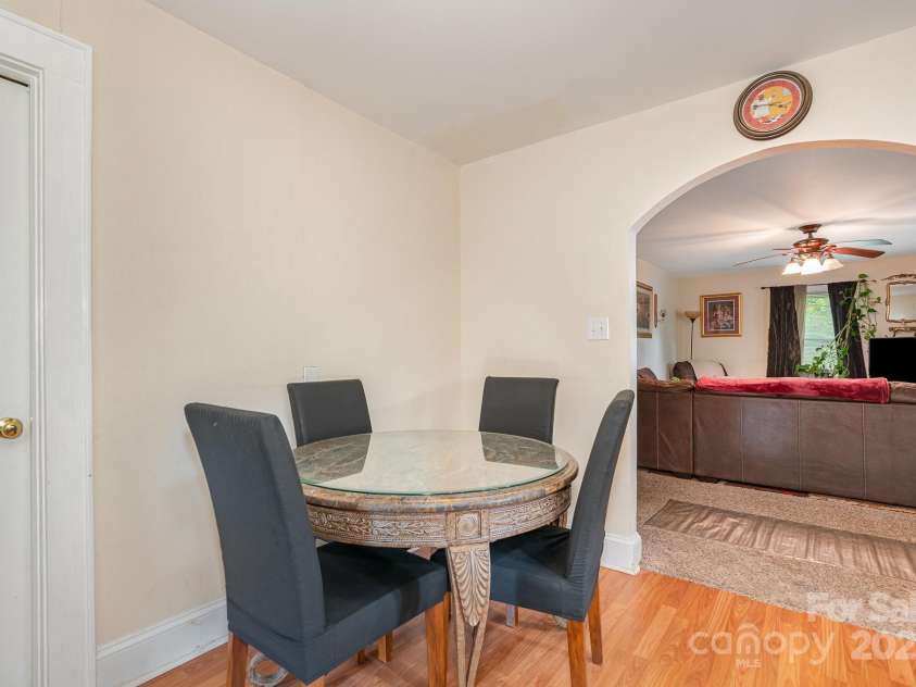 39 Selma Drive, Mooresville, NC 28115.  MLS# CAR4266984, YatesRealty ID 19283. 