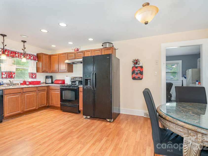 39 Selma Drive, Mooresville, NC 28115.  MLS# CAR4266984, YatesRealty ID 19283. 