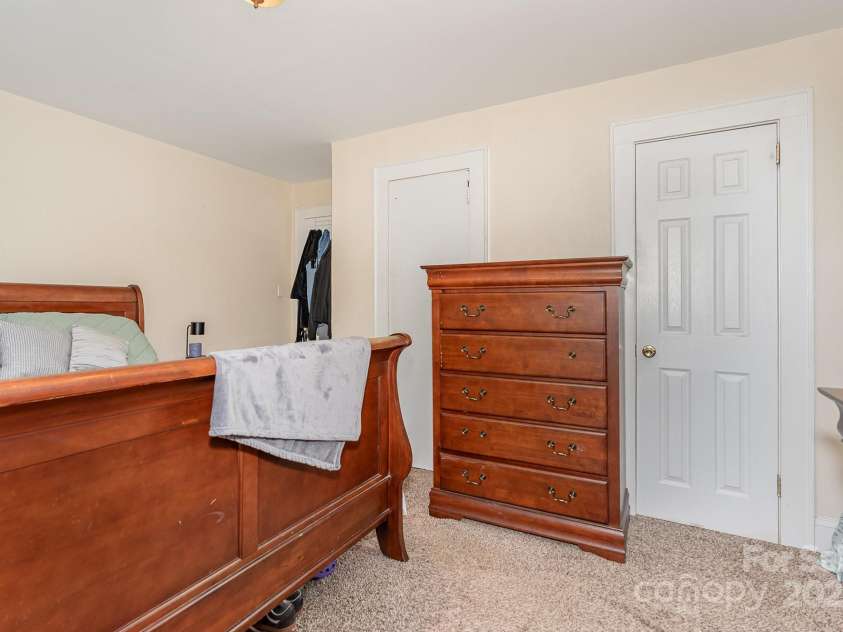 39 Selma Drive, Mooresville, NC 28115.  MLS# CAR4266984, YatesRealty ID 19283. 
