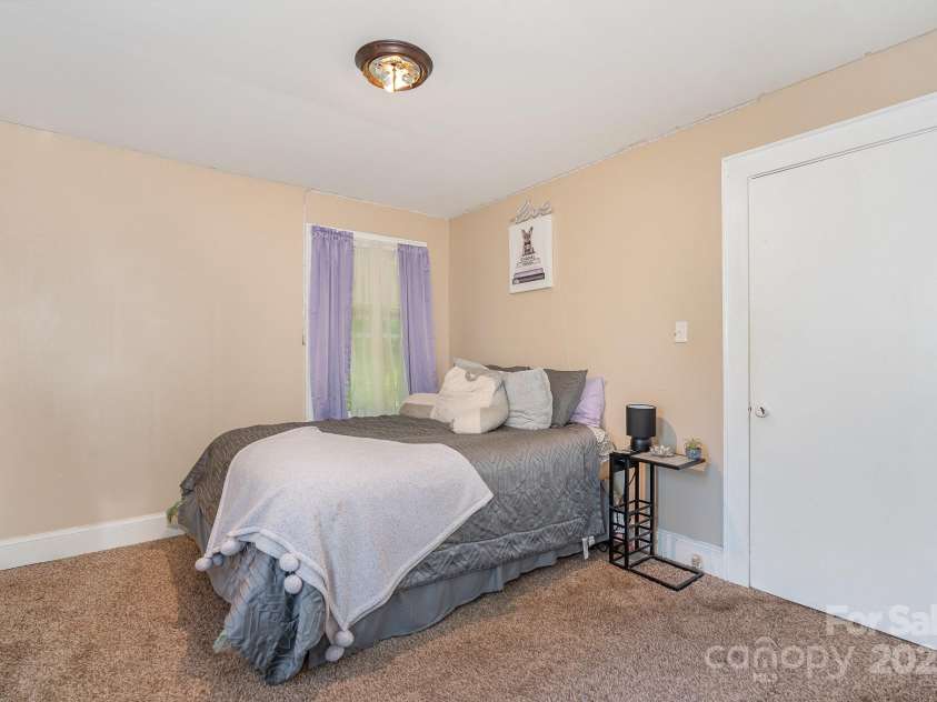 39 Selma Drive, Mooresville, NC 28115.  MLS# CAR4266984, YatesRealty ID 19283. 