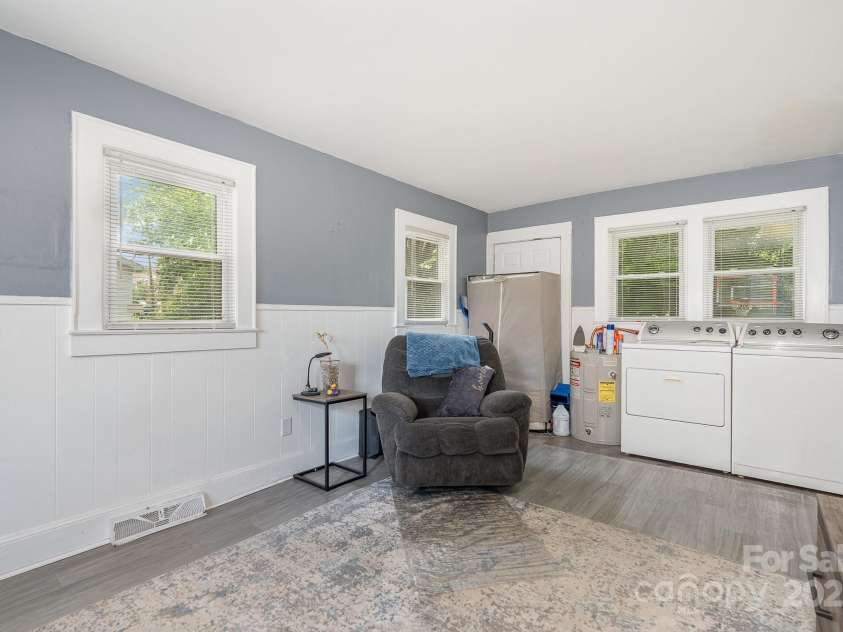 39 Selma Drive, Mooresville, NC 28115.  MLS# CAR4266984, YatesRealty ID 19283. 