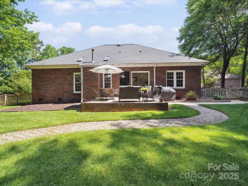 2616 Carmarthen Court, Matthews, NC 28104.  MLS# CAR4268210, YatesRealty ID 19284. 