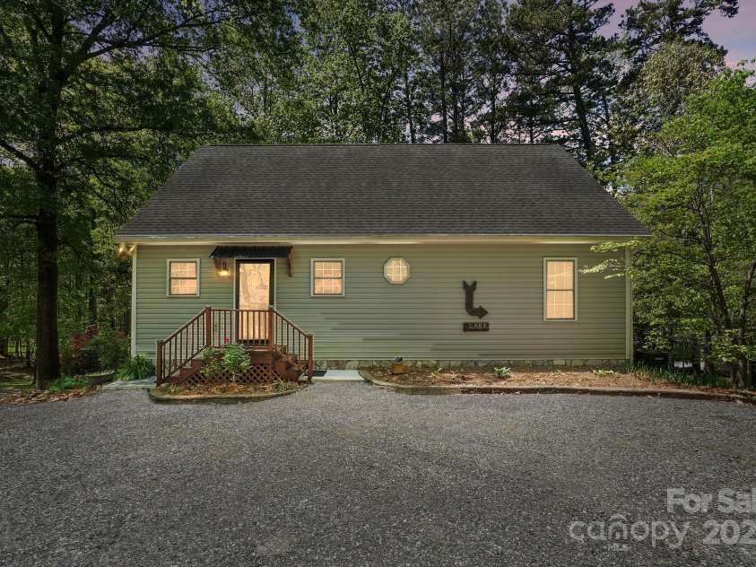 9711 Pine Tree Road, Norwood, NC 28128.  MLS# CAR4238657, YatesRealty ID 19286. 