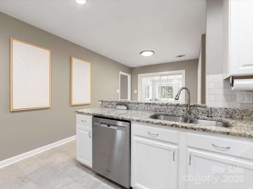 9908 Park Springs Court, Charlotte, NC 28210.  MLS# CAR4269654, YatesRealty ID 19287. 