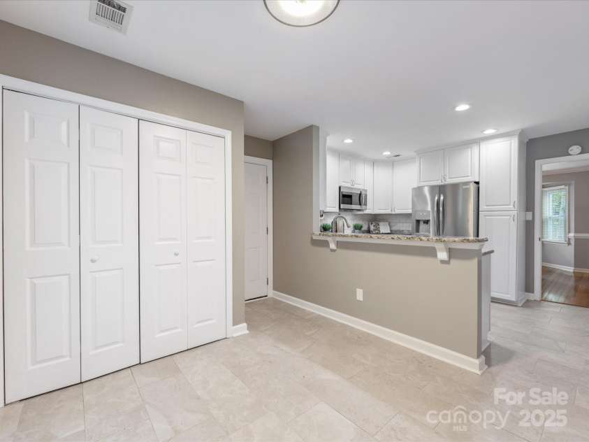 9908 Park Springs Court, Charlotte, NC 28210.  MLS# CAR4269654, YatesRealty ID 19287. 