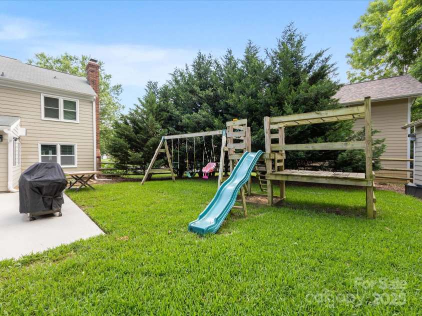 9908 Park Springs Court, Charlotte, NC 28210.  MLS# CAR4269654, YatesRealty ID 19287. 