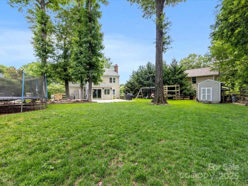9908 Park Springs Court, Charlotte, NC 28210.  MLS# CAR4269654, YatesRealty ID 19287. Amazing backyard!