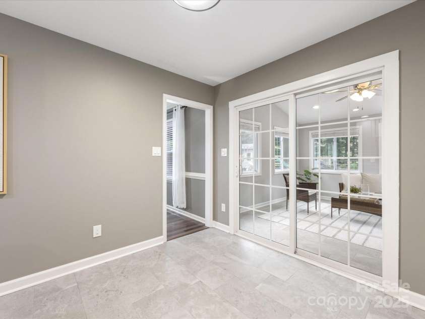 9908 Park Springs Court, Charlotte, NC 28210.  MLS# CAR4269654, YatesRealty ID 19287. Breakfast Room