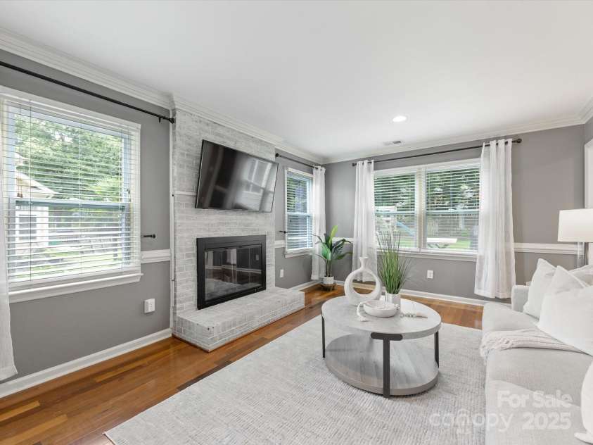 9908 Park Springs Court, Charlotte, NC 28210.  MLS# CAR4269654, YatesRealty ID 19287. Living Room