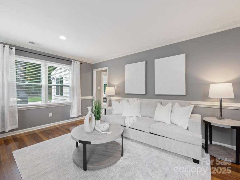 9908 Park Springs Court, Charlotte, NC 28210.  MLS# CAR4269654, YatesRealty ID 19287. Living Room