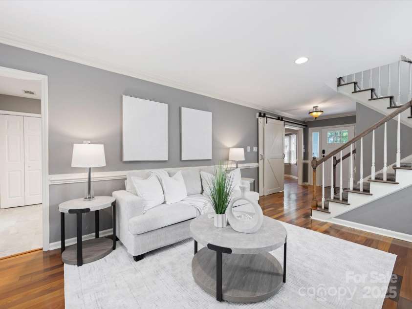 9908 Park Springs Court, Charlotte, NC 28210.  MLS# CAR4269654, YatesRealty ID 19287. Living Room