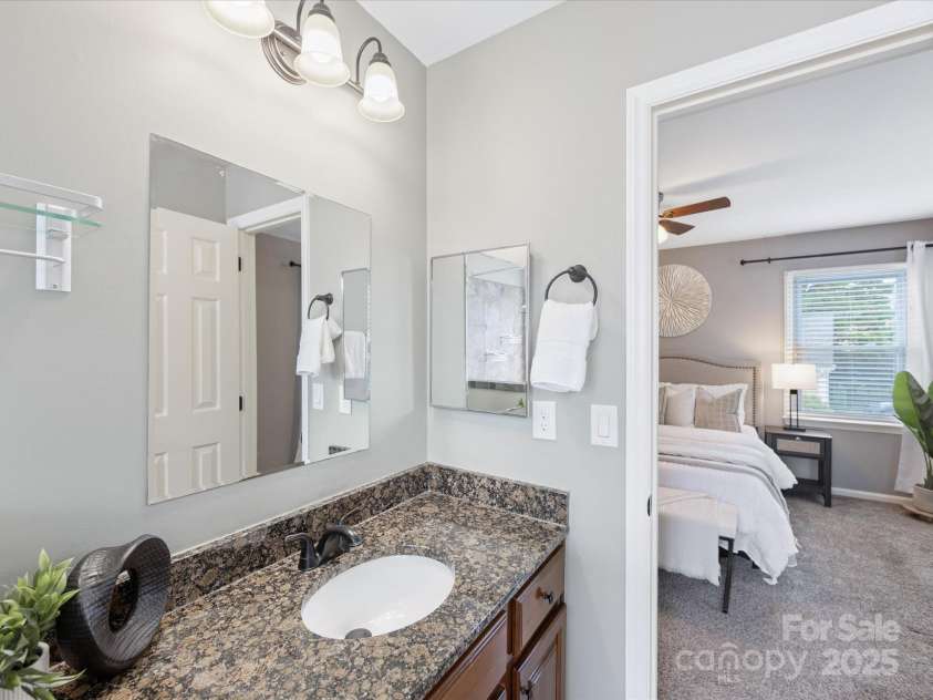 9908 Park Springs Court, Charlotte, NC 28210.  MLS# CAR4269654, YatesRealty ID 19287. Primary bathroom